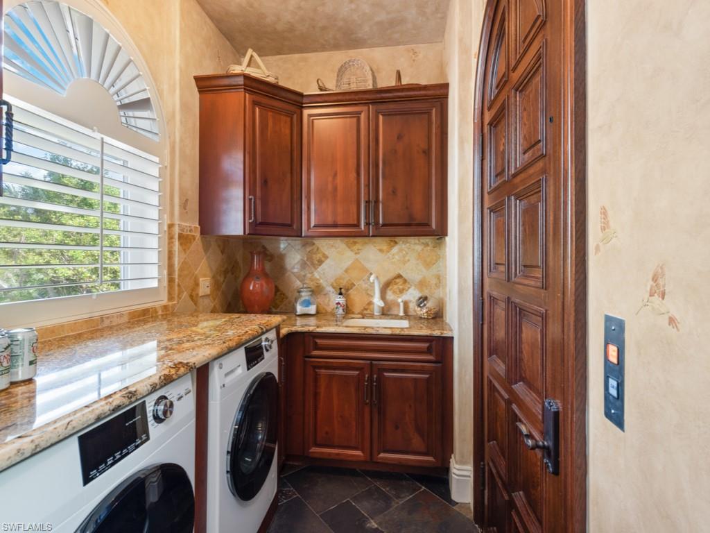 HIDEAWAY BEACH - Residential