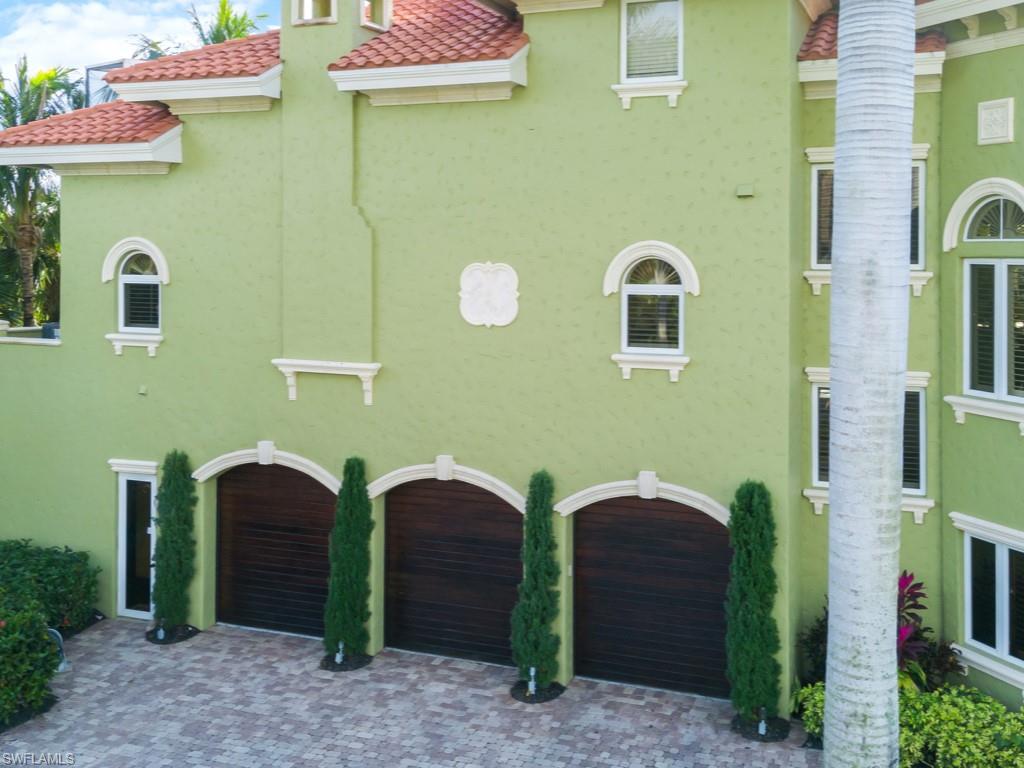 HIDEAWAY BEACH - Residential