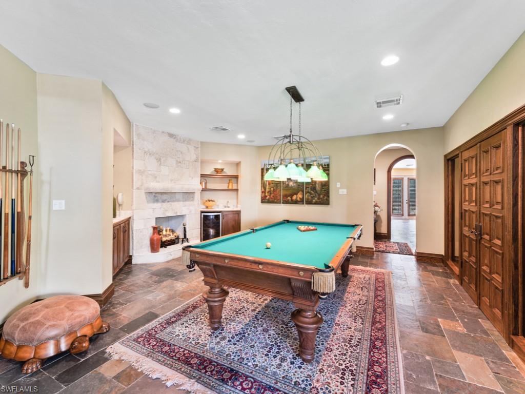 HIDEAWAY BEACH - Residential