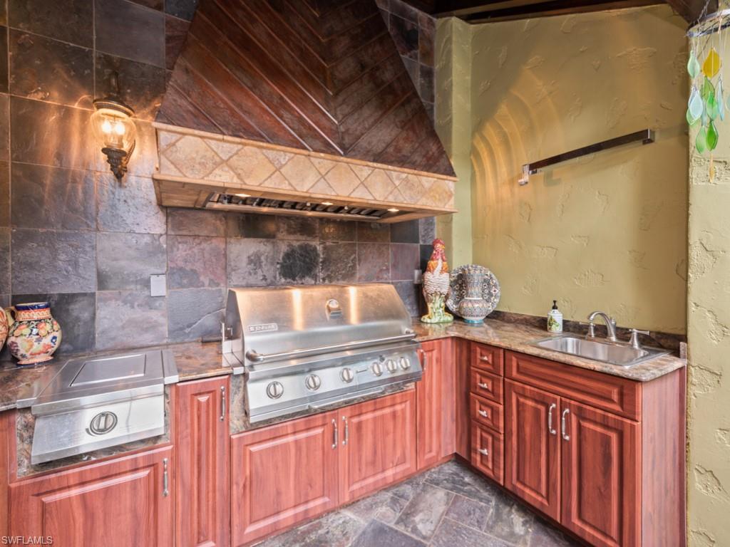 HIDEAWAY BEACH - Residential