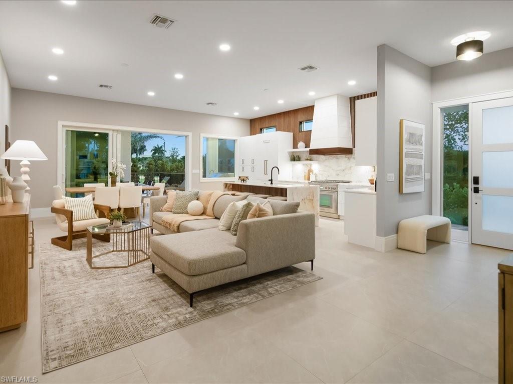 NAPLES PARK - Residential