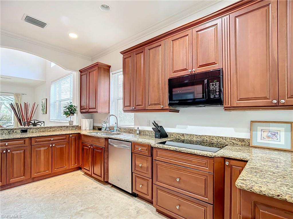 COCO LAKES - Residential Lease