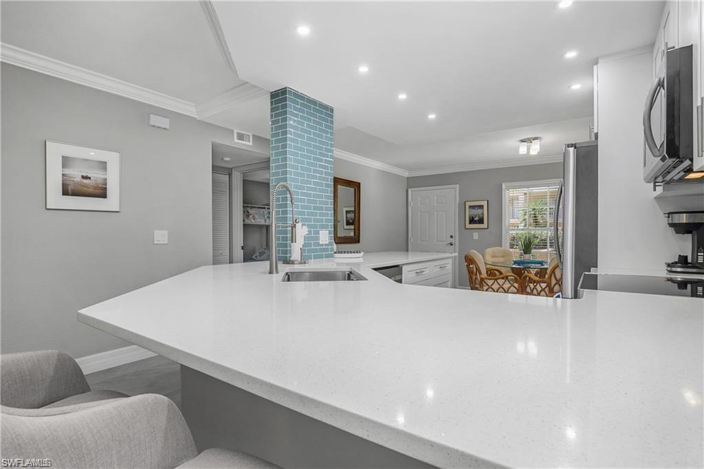 WIGGINS LAKES AND PRESERVES - Residential Lease