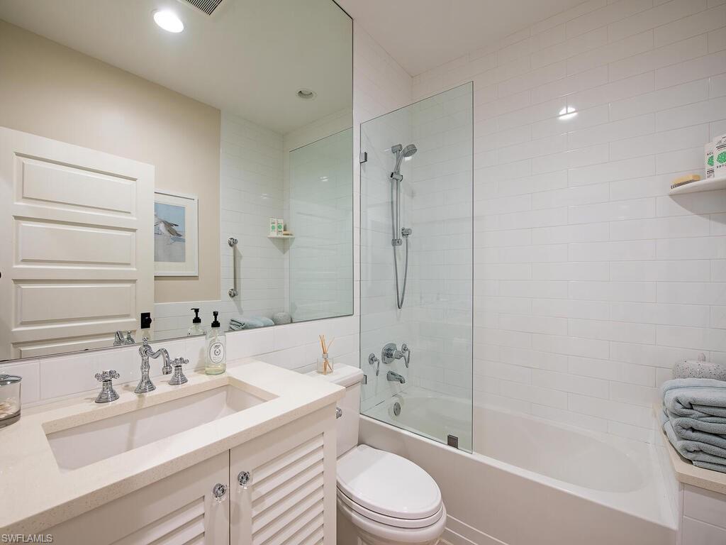 AQUALANE SHORES - Residential