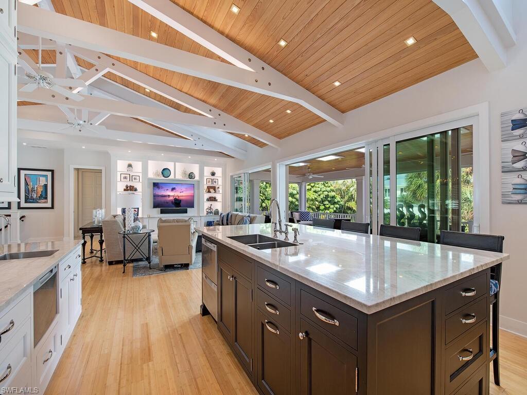 AQUALANE SHORES - Residential