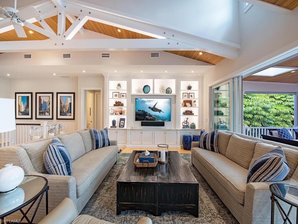 AQUALANE SHORES - Residential