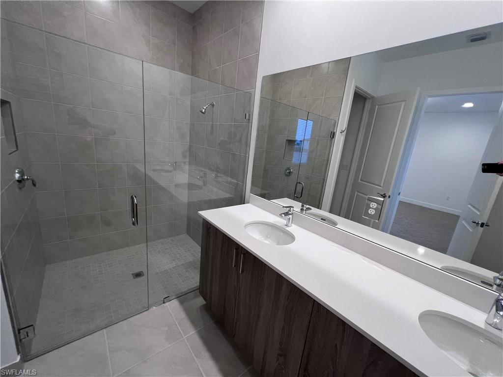 MAPLE RIDGE - Residential Lease