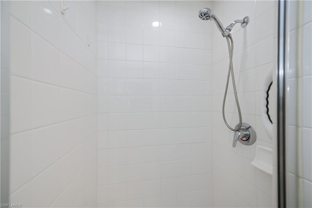 SHIPYARD VILLAS - Residential Lease