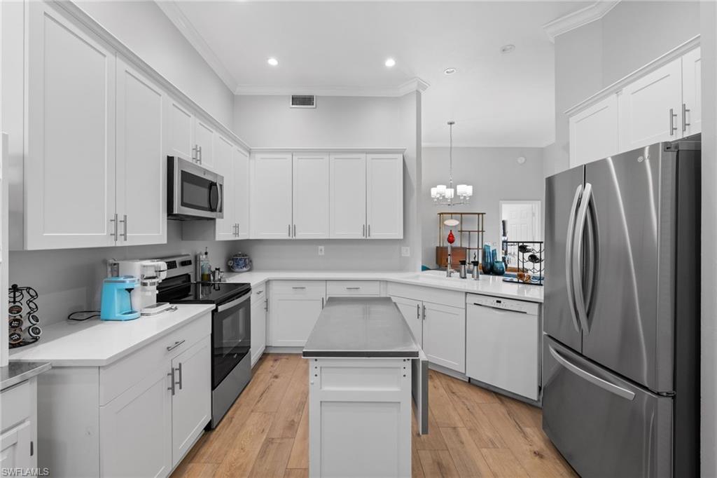 LAKESIDE CARRIAGE HOMES - Residential