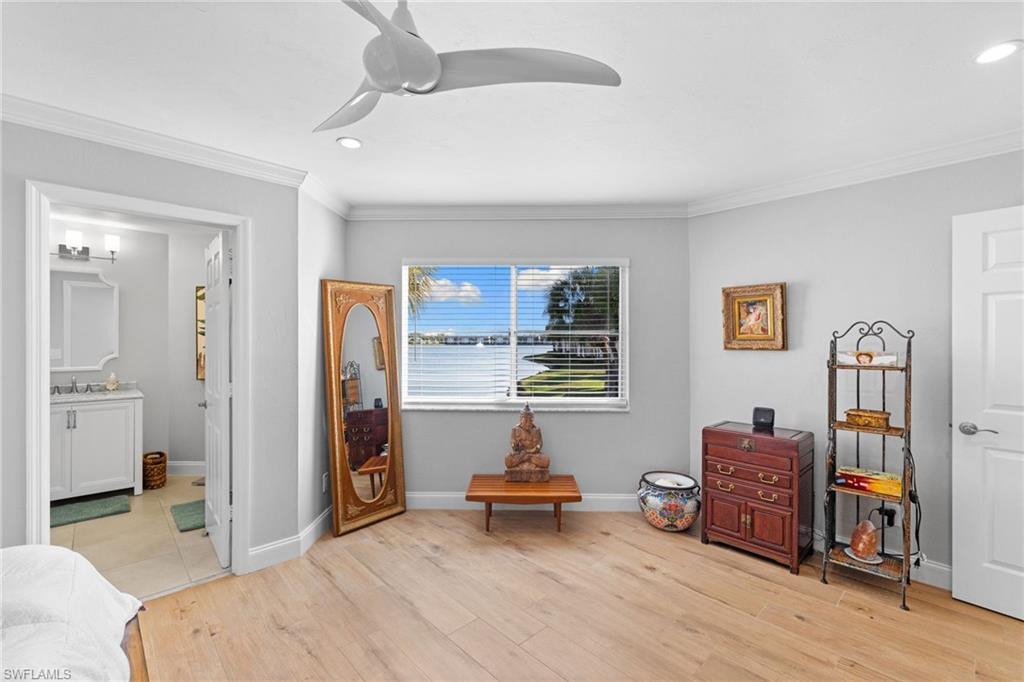 LAKESIDE CARRIAGE HOMES - Residential