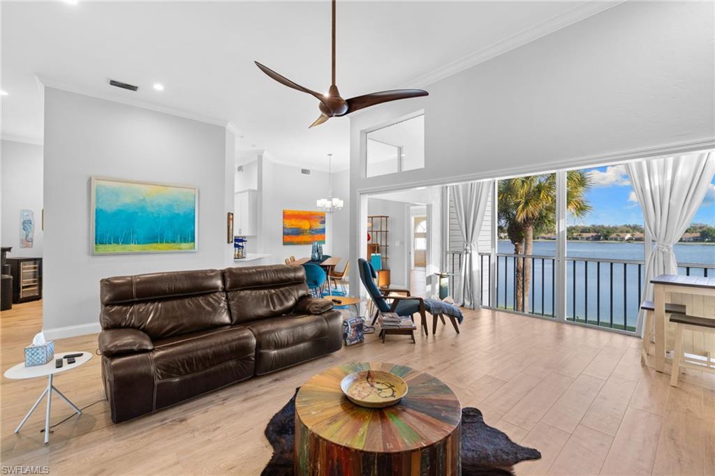 LAKESIDE CARRIAGE HOMES - Residential