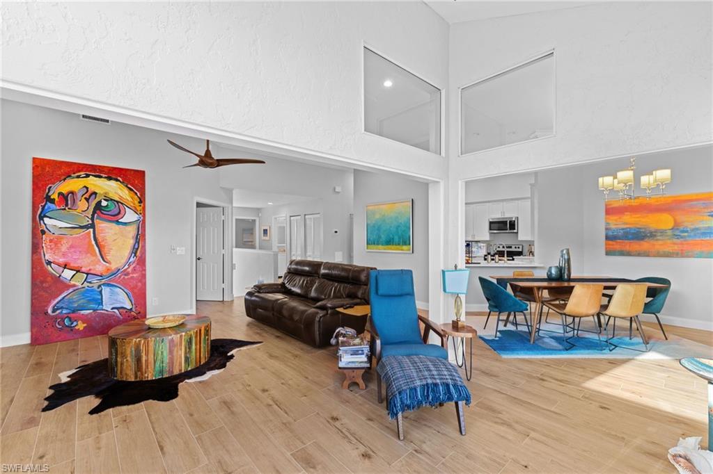 LAKESIDE CARRIAGE HOMES - Residential