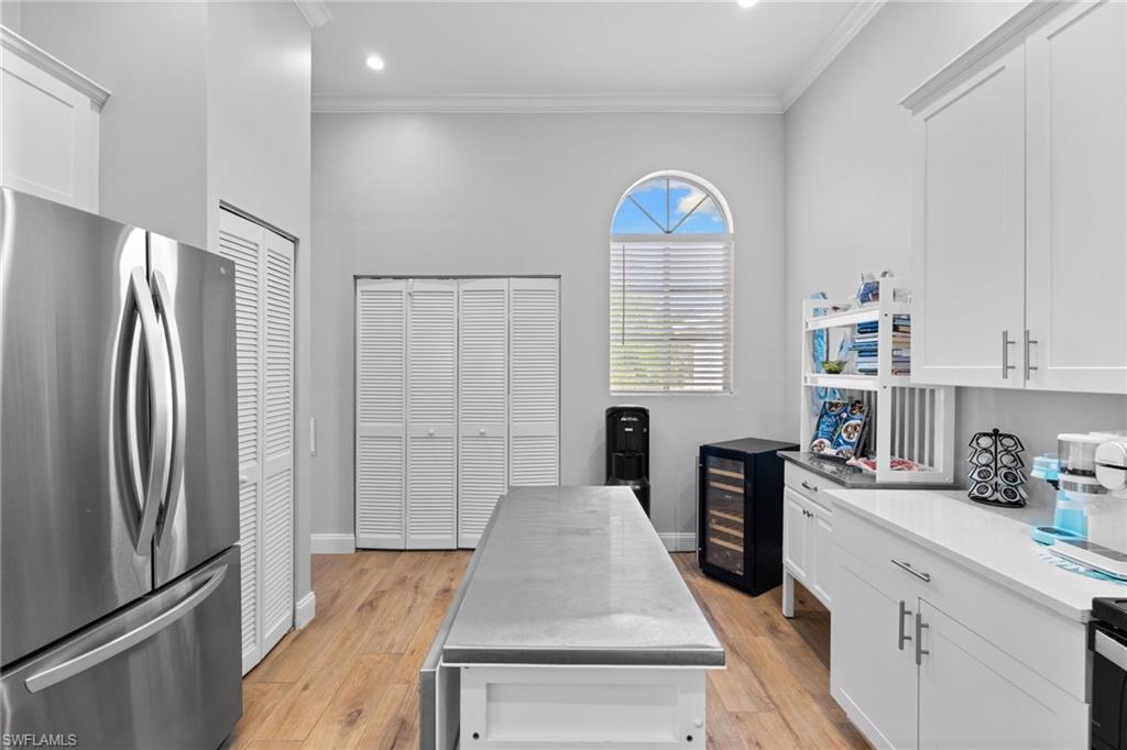 LAKESIDE CARRIAGE HOMES - Residential