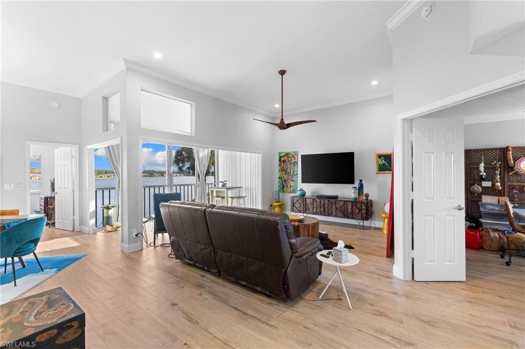 LAKESIDE CARRIAGE HOMES - Residential