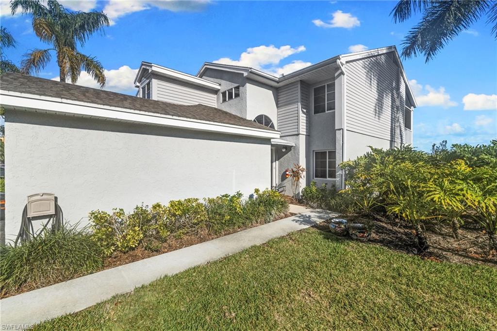 LAKESIDE CARRIAGE HOMES - Residential