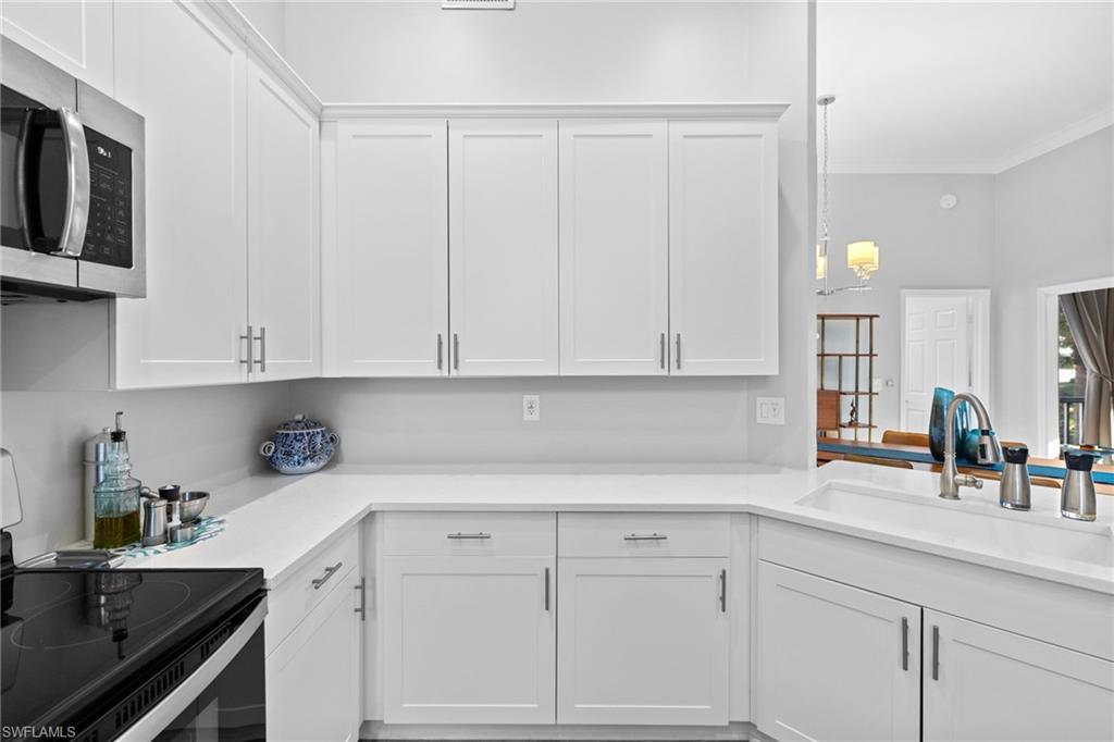 LAKESIDE CARRIAGE HOMES - Residential