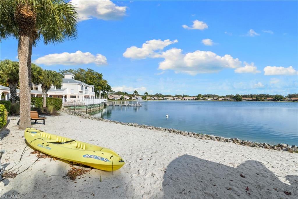 LAKESIDE CARRIAGE HOMES - Residential