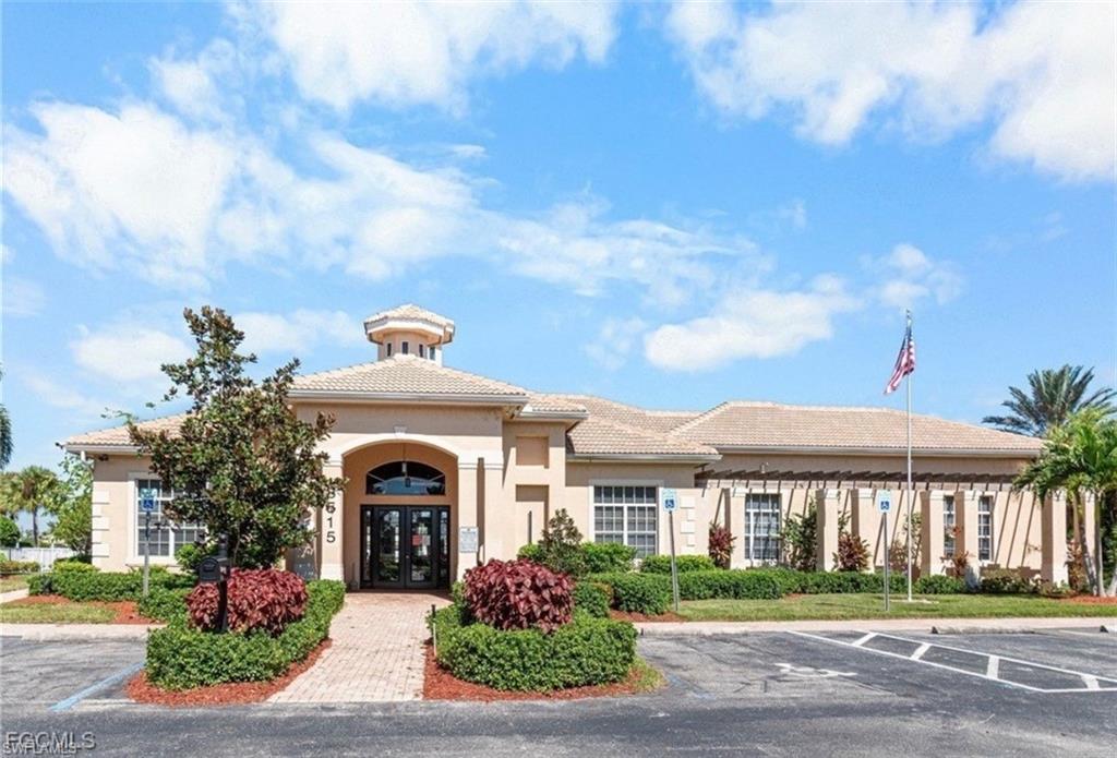 OLYMPIA POINTE - Residential