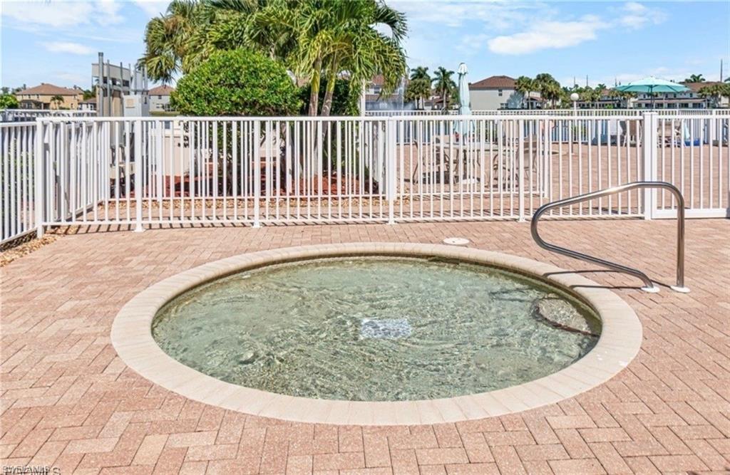 OLYMPIA POINTE - Residential