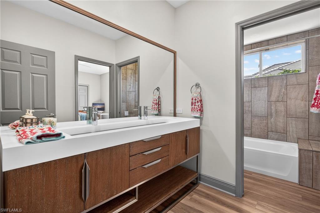 LONGLAKE - Residential