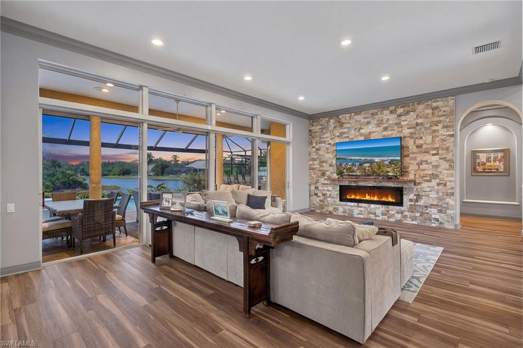 LONGLAKE - Residential