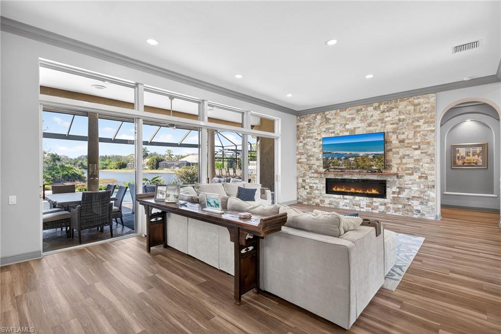 LONGLAKE - Residential