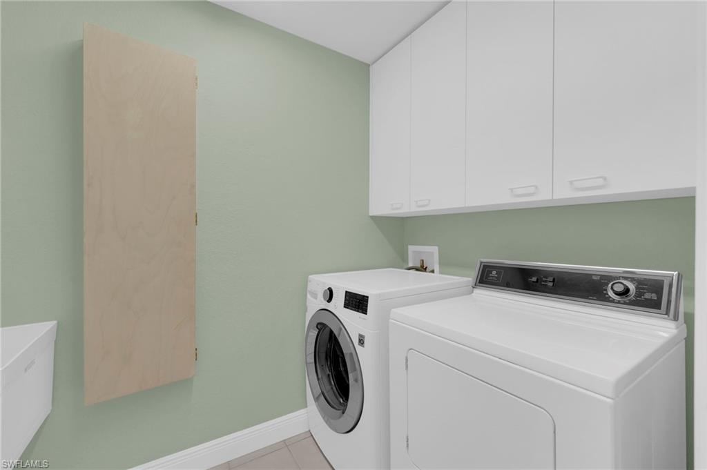 RIVER FOREST ISLAND - Residential