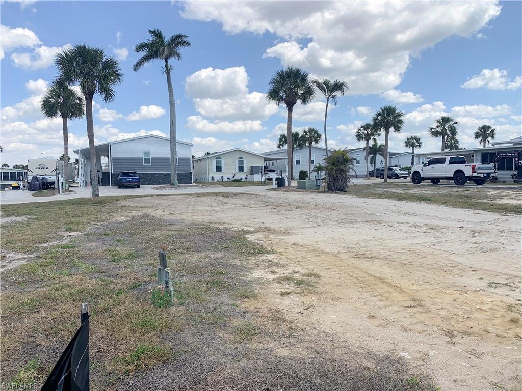 BAYSIDE ESTATES - Land