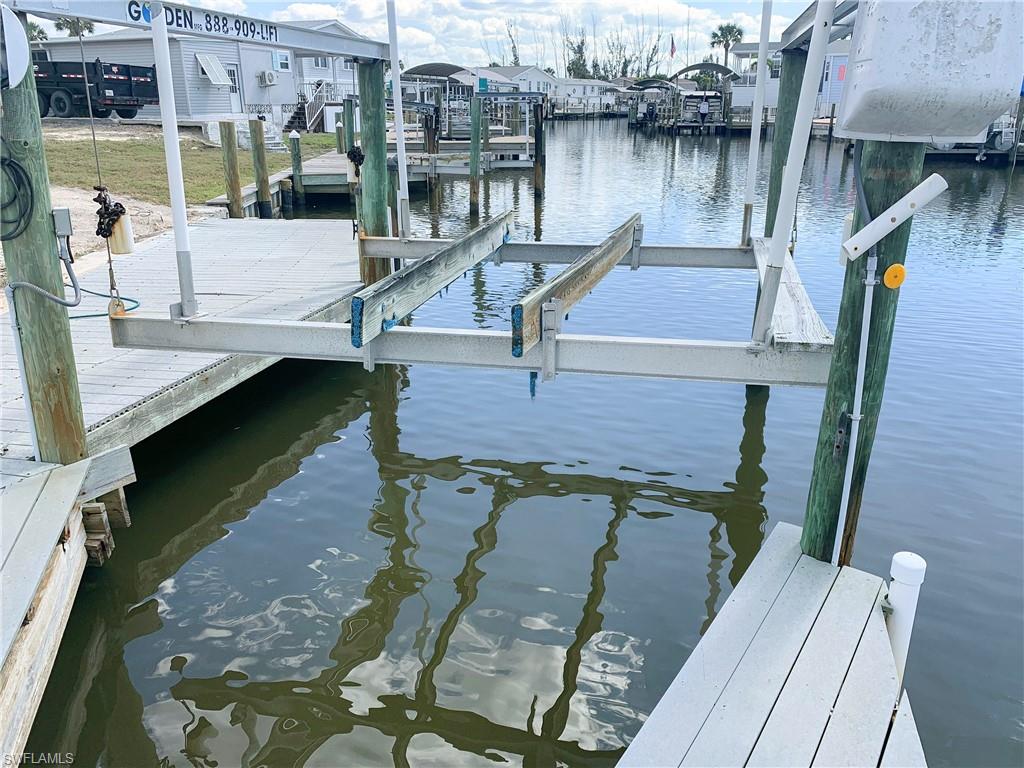 BAYSIDE ESTATES - Land