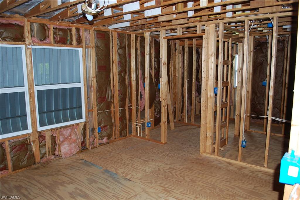 SIX LAKES COUNTRY CLUB - Residential