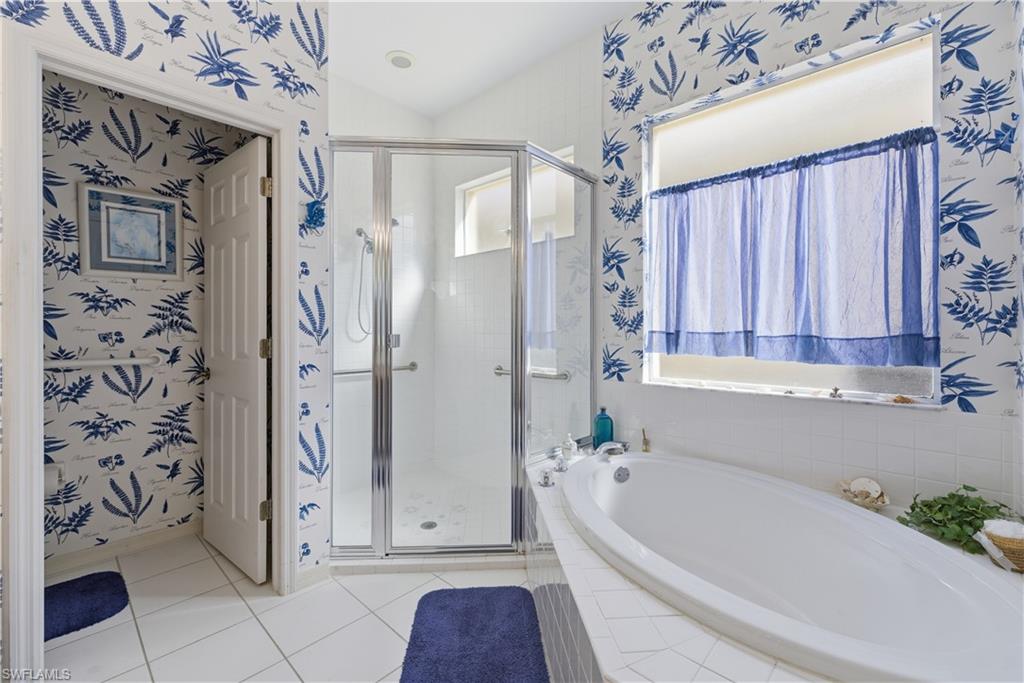 LAKE CLUB VILLAS - Residential