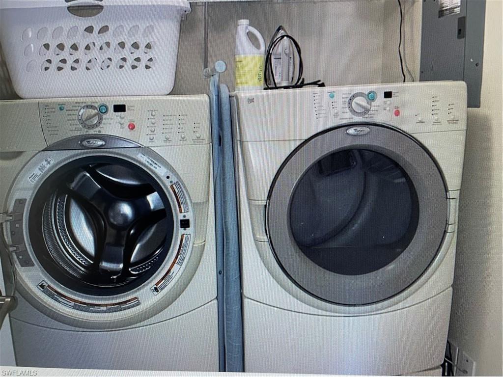 HUNTINGTON LAKES - Residential