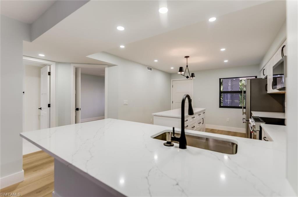 POINTE SANTO DE SANIBEL CONDO - Residential