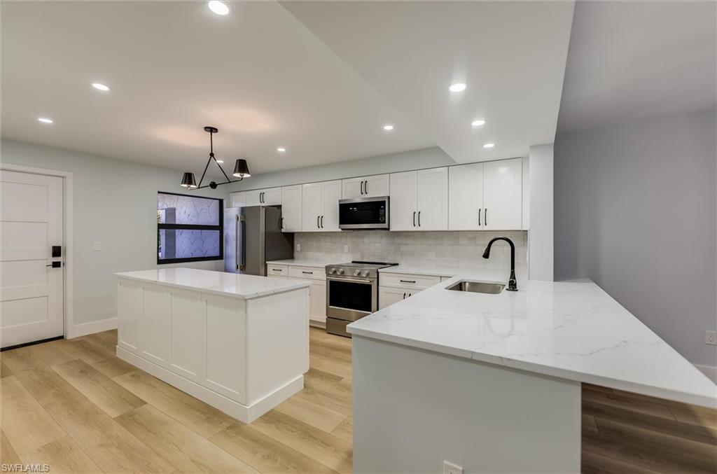 POINTE SANTO DE SANIBEL CONDO - Residential