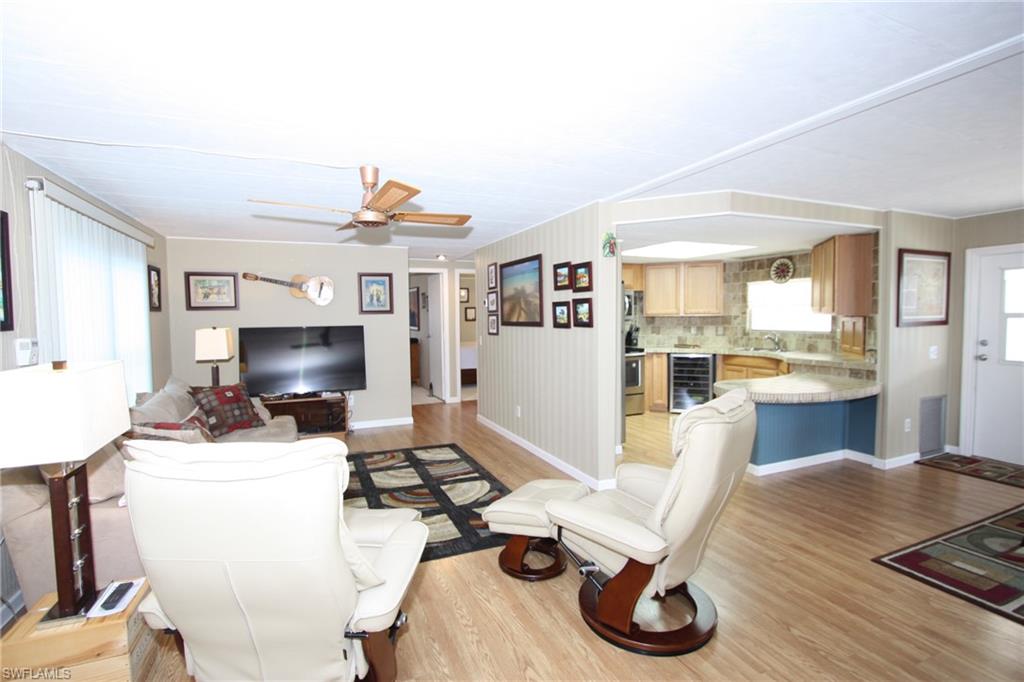 SIX LAKES COUNTRY CLUB - Residential