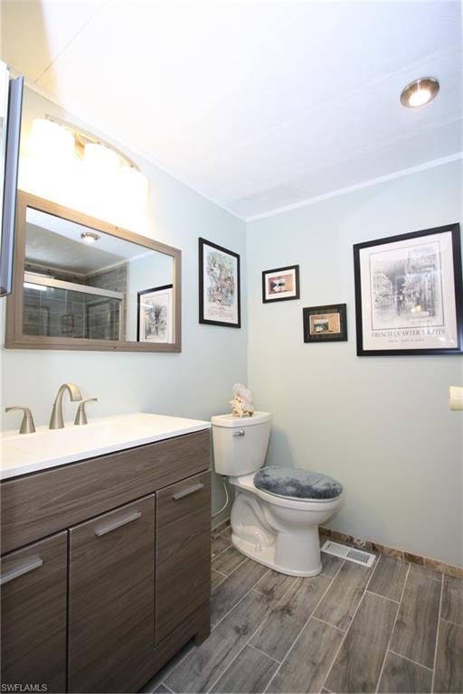 SIX LAKES COUNTRY CLUB - Residential