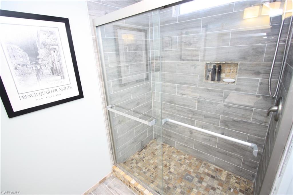 SIX LAKES COUNTRY CLUB - Residential