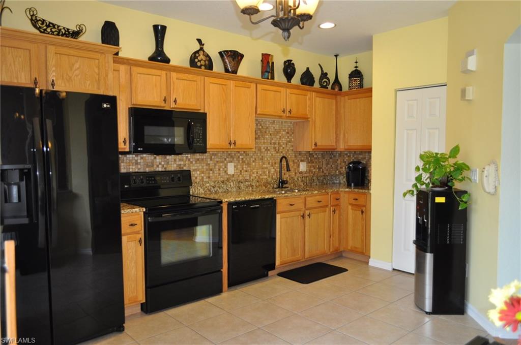 COLONNADE AT FORUM - Residential