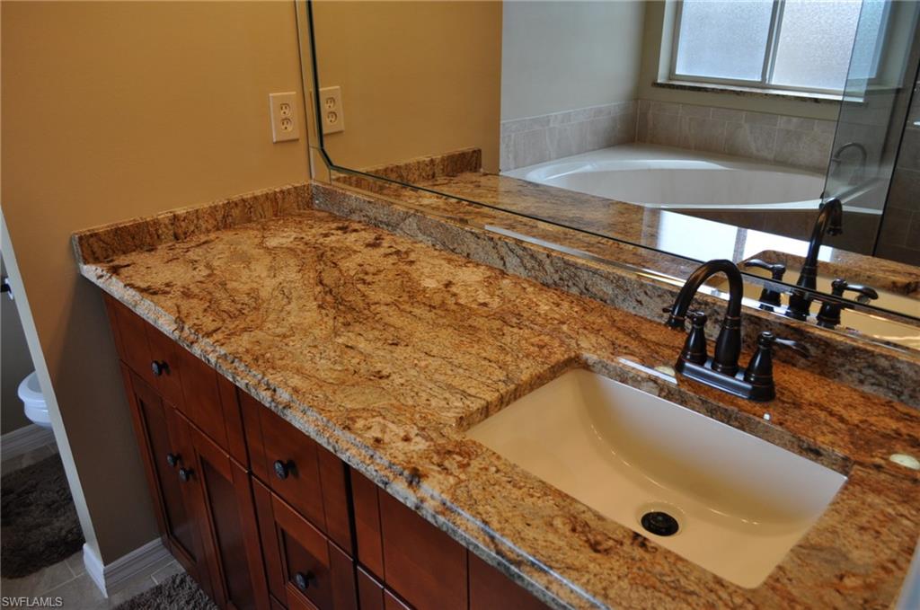 COLONNADE AT FORUM - Residential