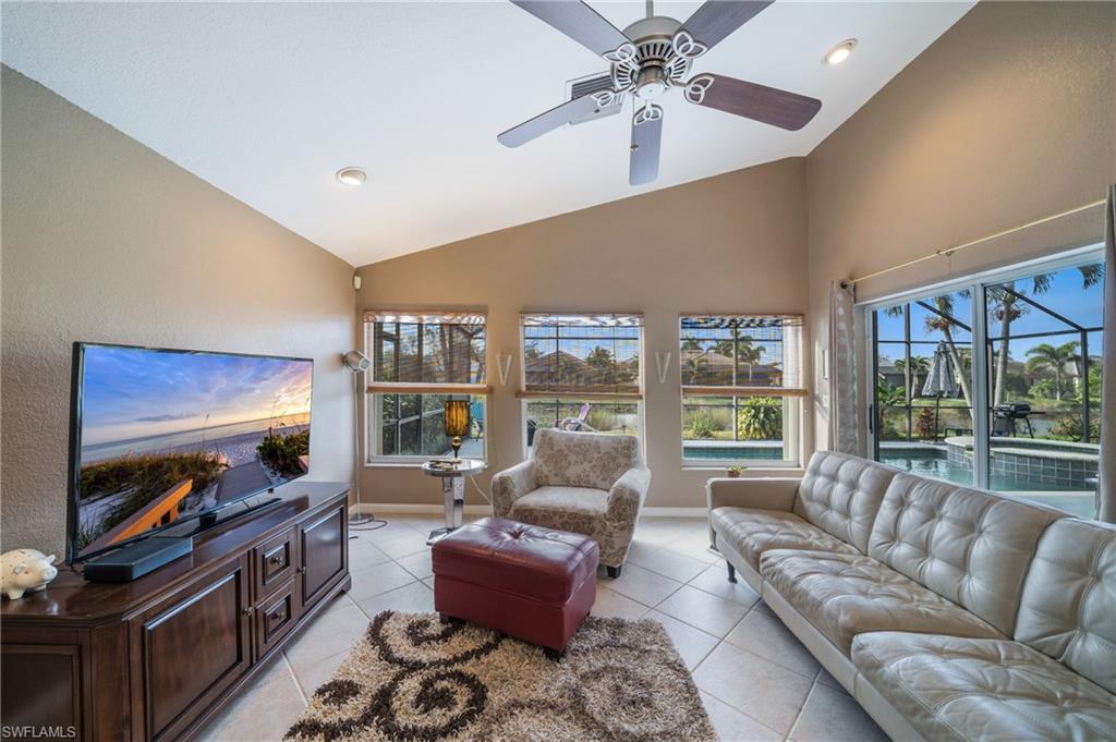 AUTUMN WOODS - Residential