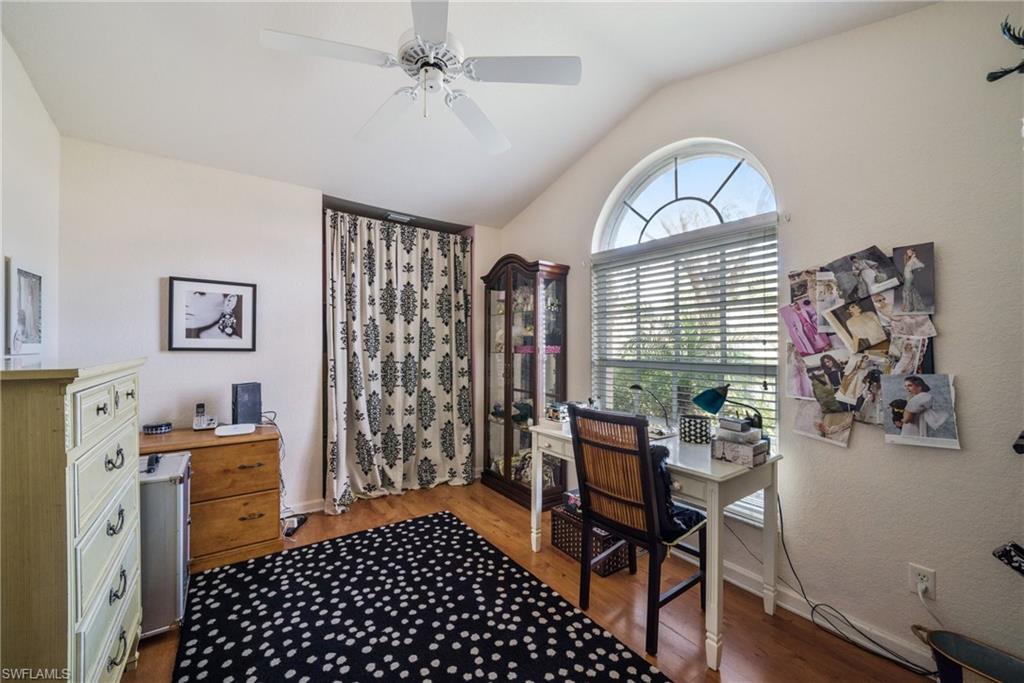 AUTUMN WOODS - Residential