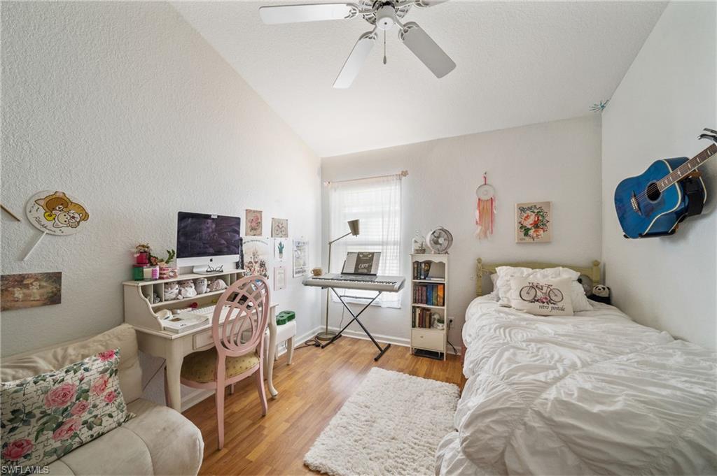 AUTUMN WOODS - Residential