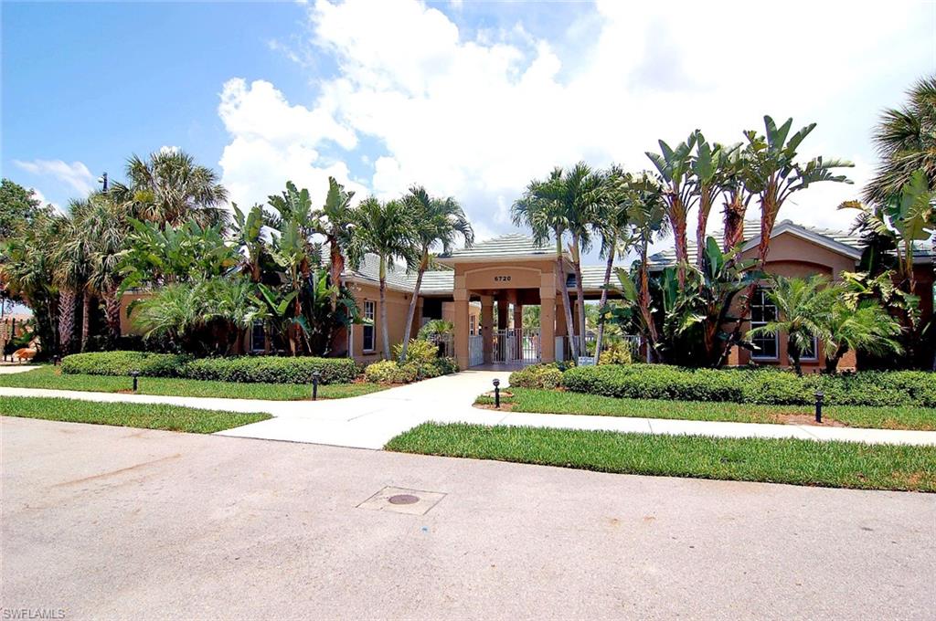 AUTUMN WOODS - Residential