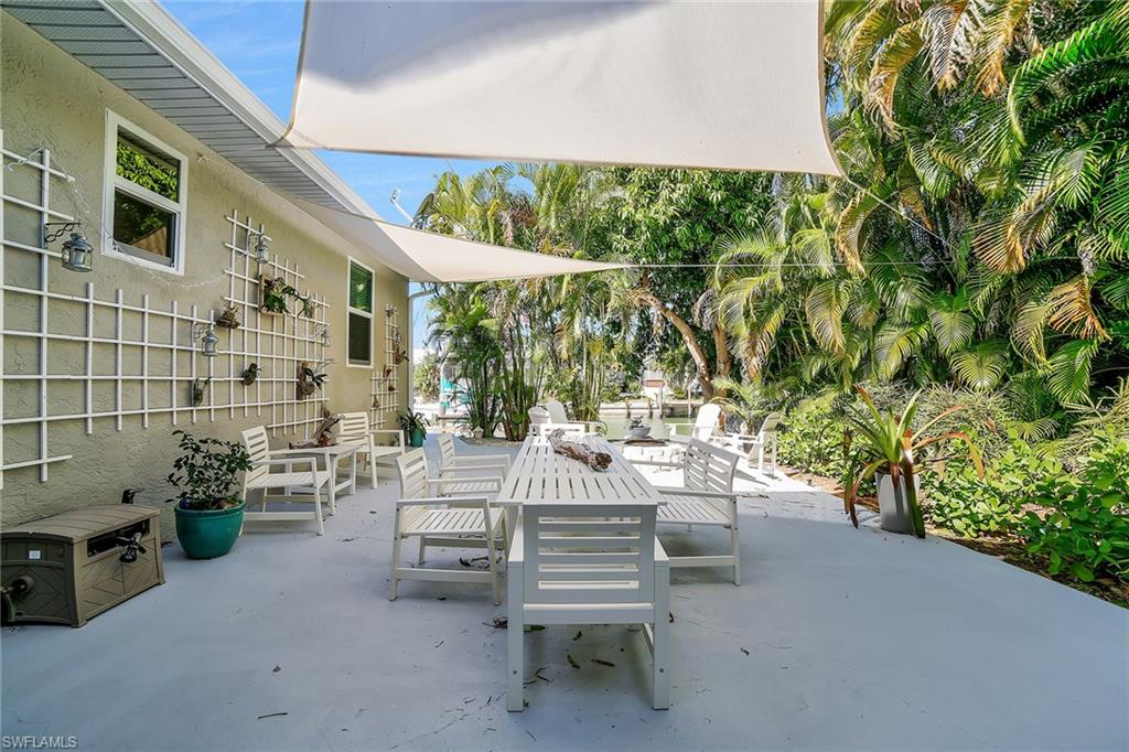 MARCO BEACH - Residential