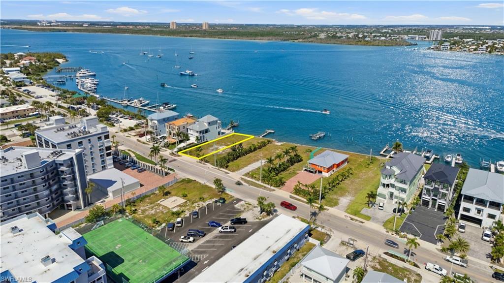 ISLAND SHORES - Land