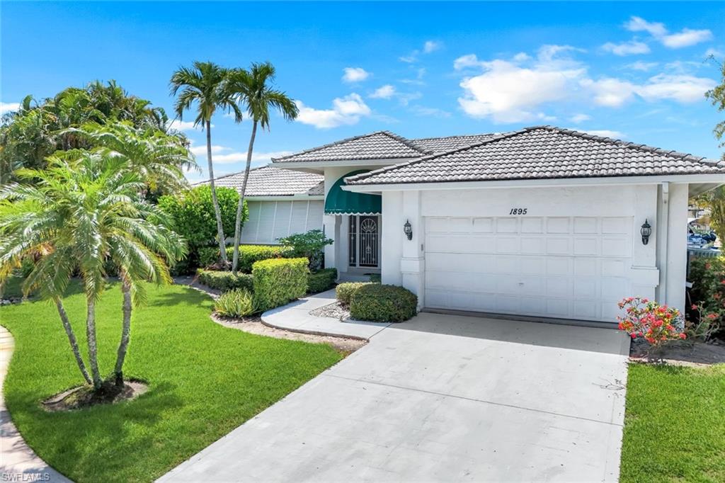 1895 Woodbine CT