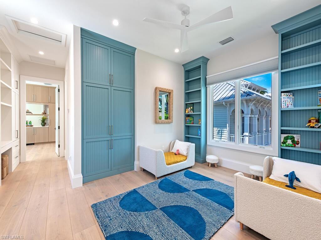 OLDE NAPLES - Residential