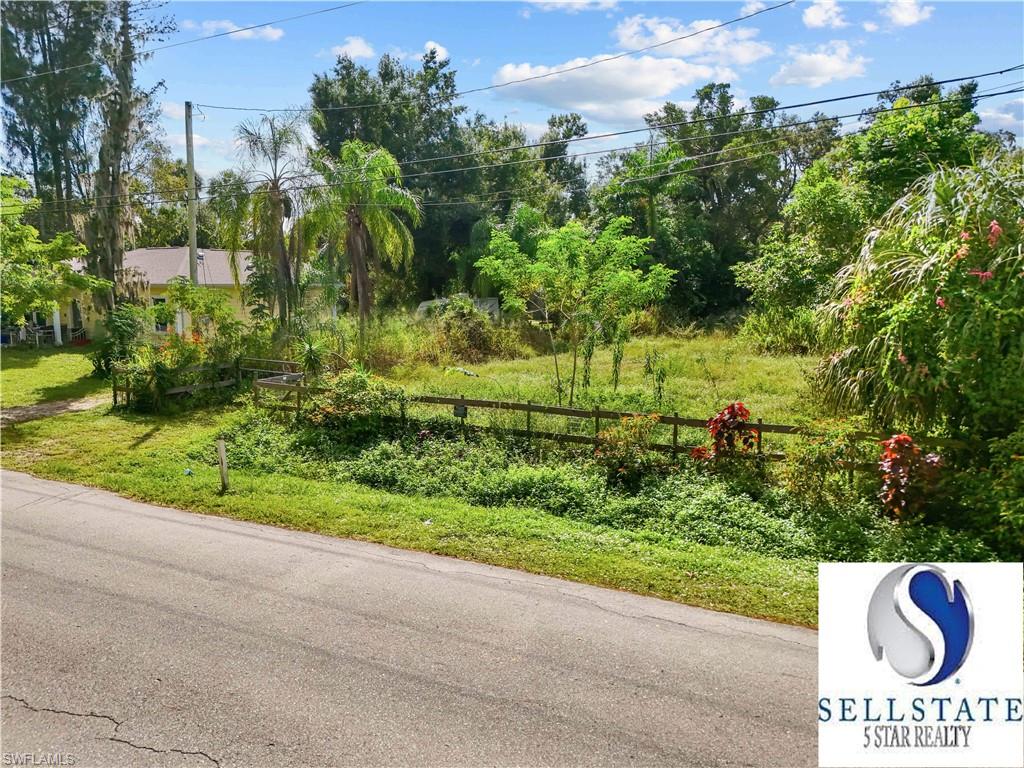 NORTH FORT MYERS - Land