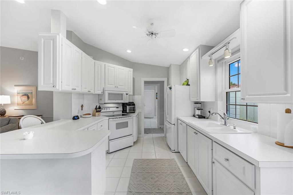 VILLAGE WALK - Residential