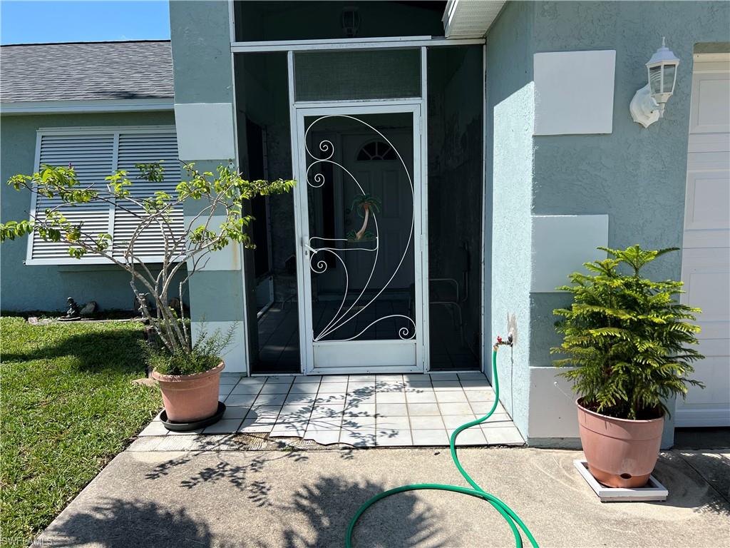 CAPE CORAL - Residential